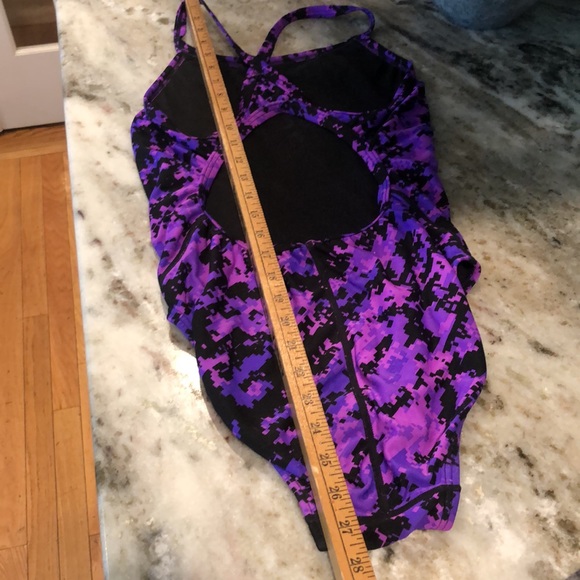 Tyr swimsuit small; great condition worn several times but no wear marks/pills; - Picture 3 of 5